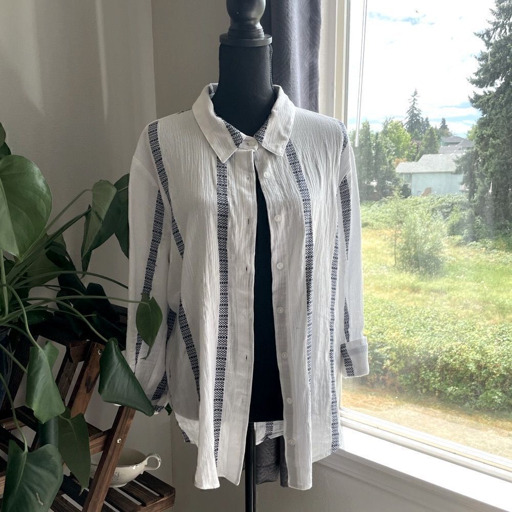 NWT cotton button down long sleeve shirt size M